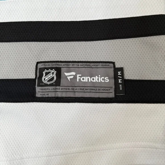 San Jose Sharks Logan Couture #39 Hockey Jersey - Size M - Picture 3 of 7